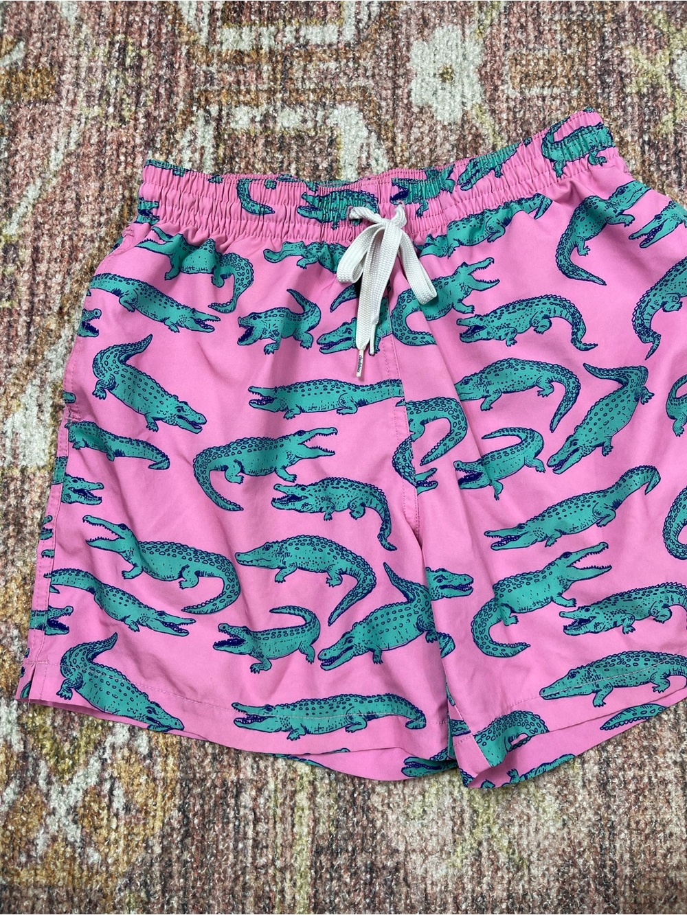 Chubbies Pink Crocodile Swim Trunks 5.5” Mens Small